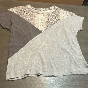 Short sleeve gray snake skin shirt